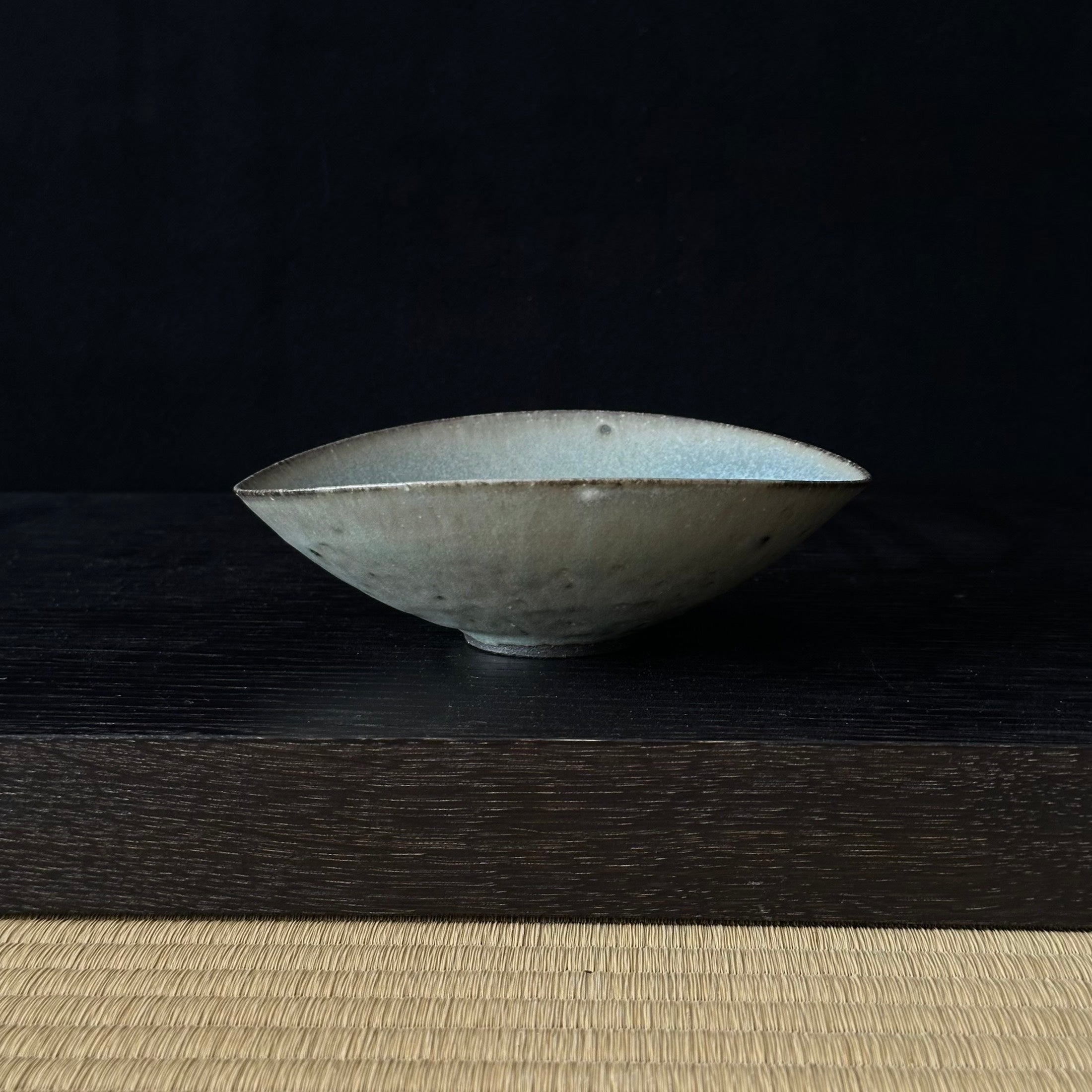 Coupelle en Céramique gris-vert de Shihō Takada