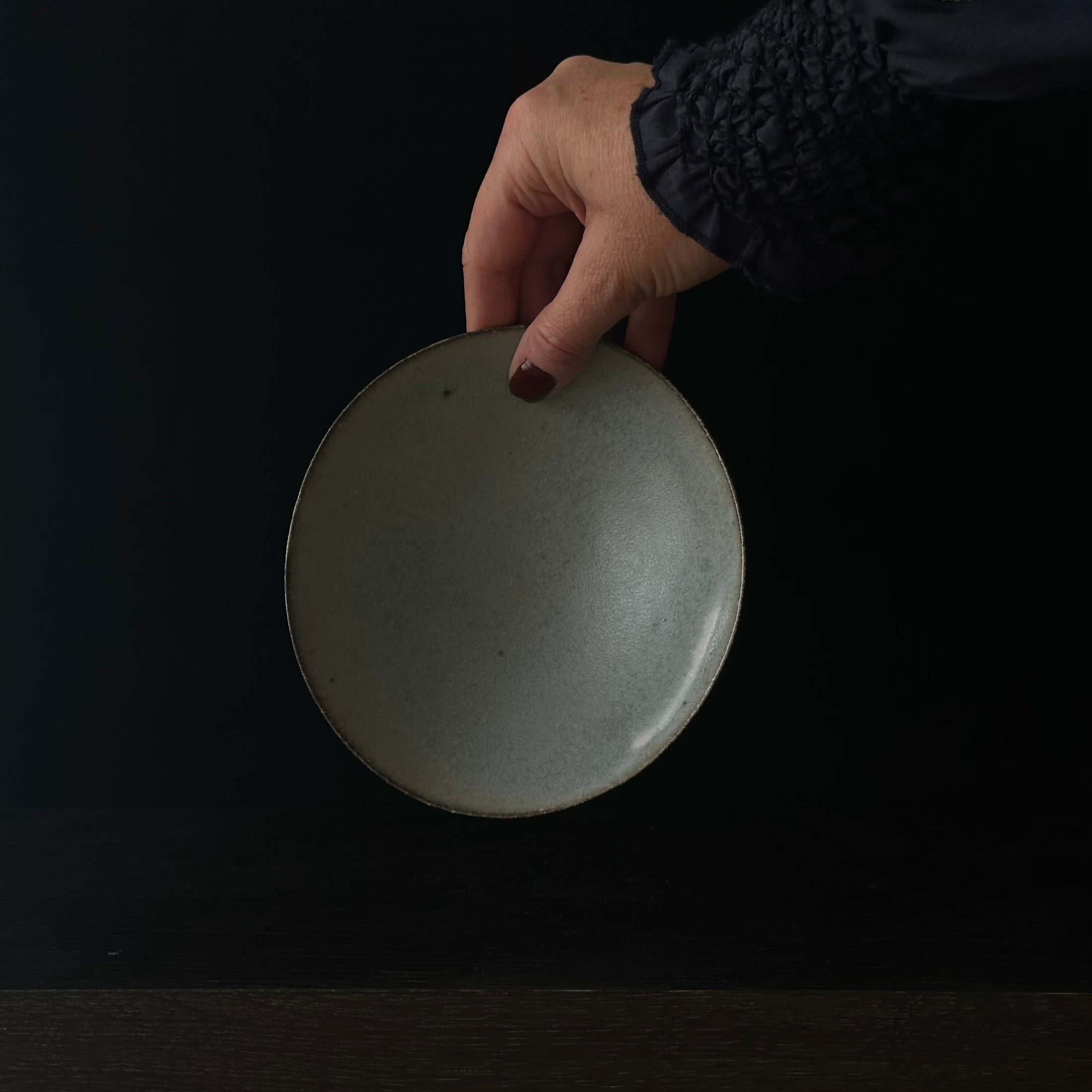 Coupelle en Céramique gris-vert de Shihō Takada