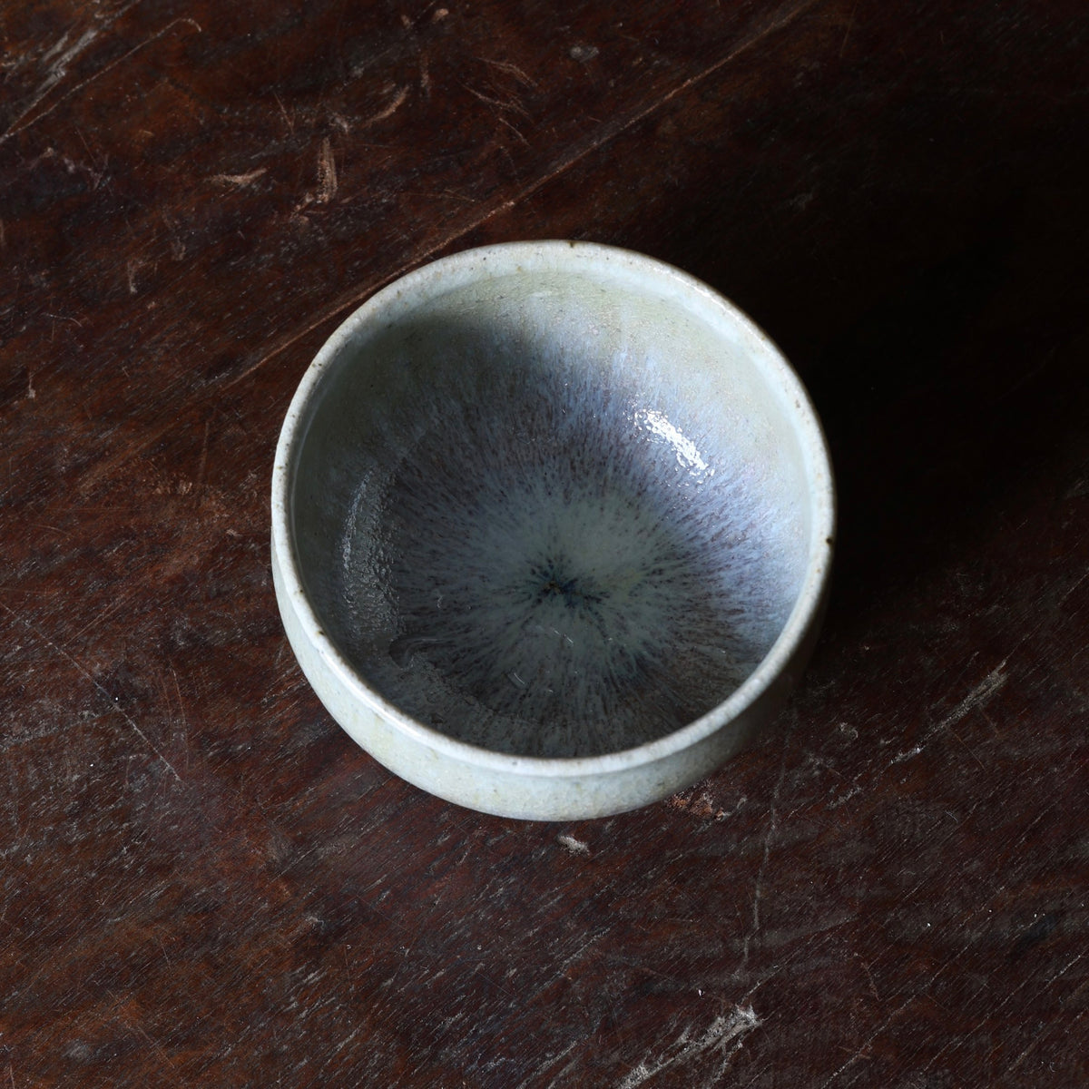 Tasse à glaçure de cendre de l’atelier Tokinoha