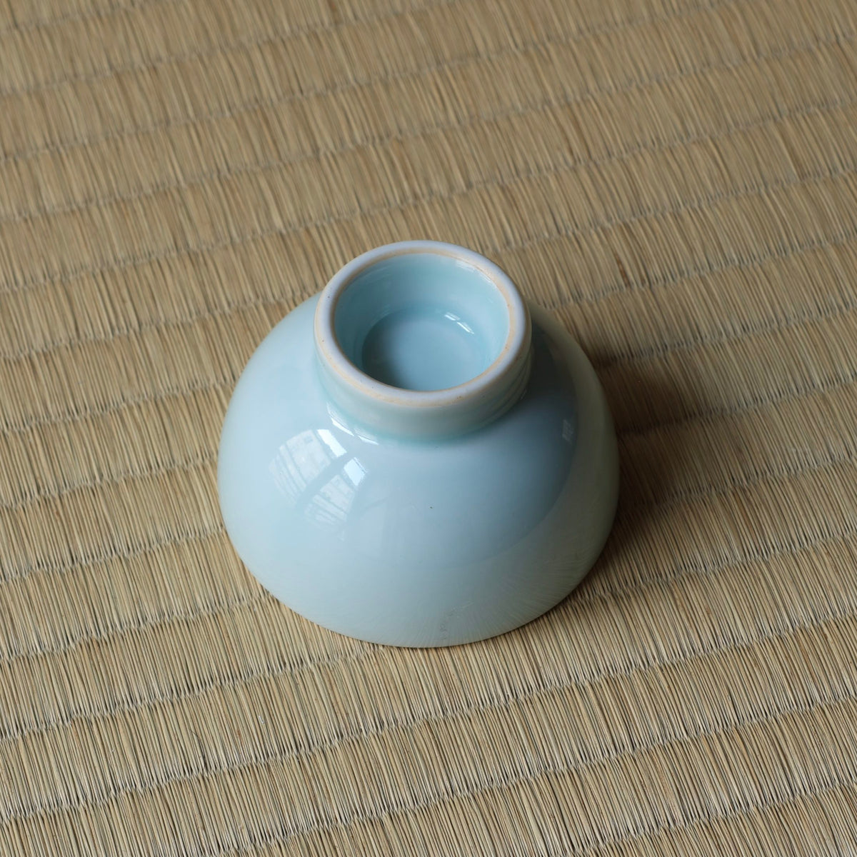Petite tasse à thé en céladon de Byungseok Shin