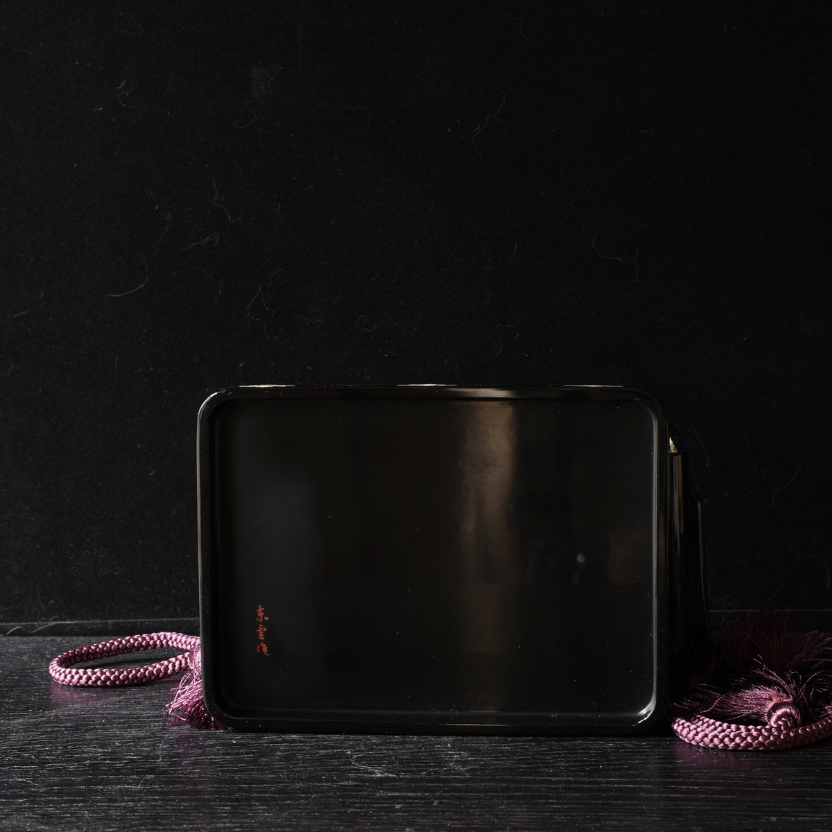 Tebako (Japanese box for precious objects) in black urushi lacquer and mother-of-pearl, Shōsō-in moyō design by Ishida Shinonome-dō