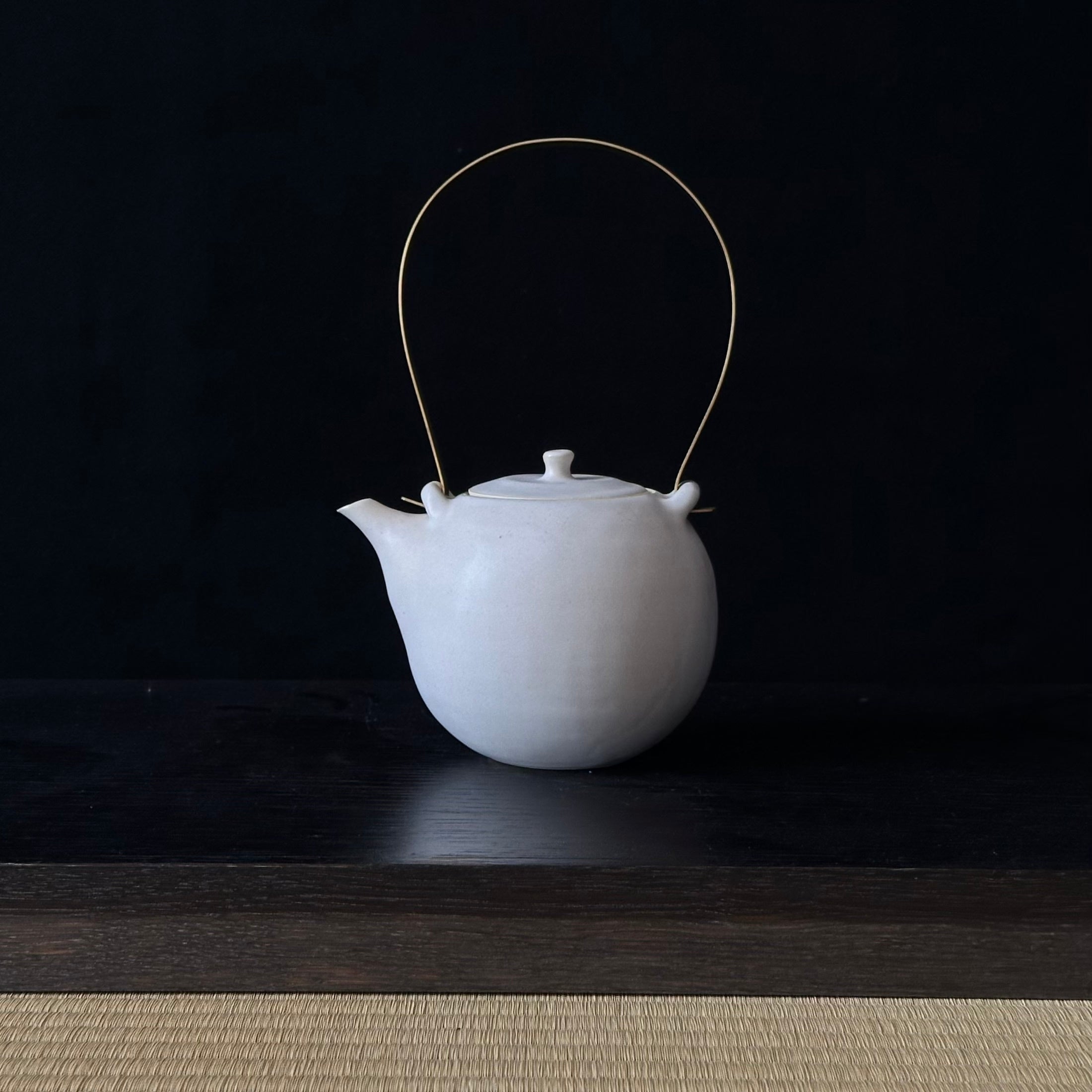 Théière dobin en semi-porcelaine de Masako Masago