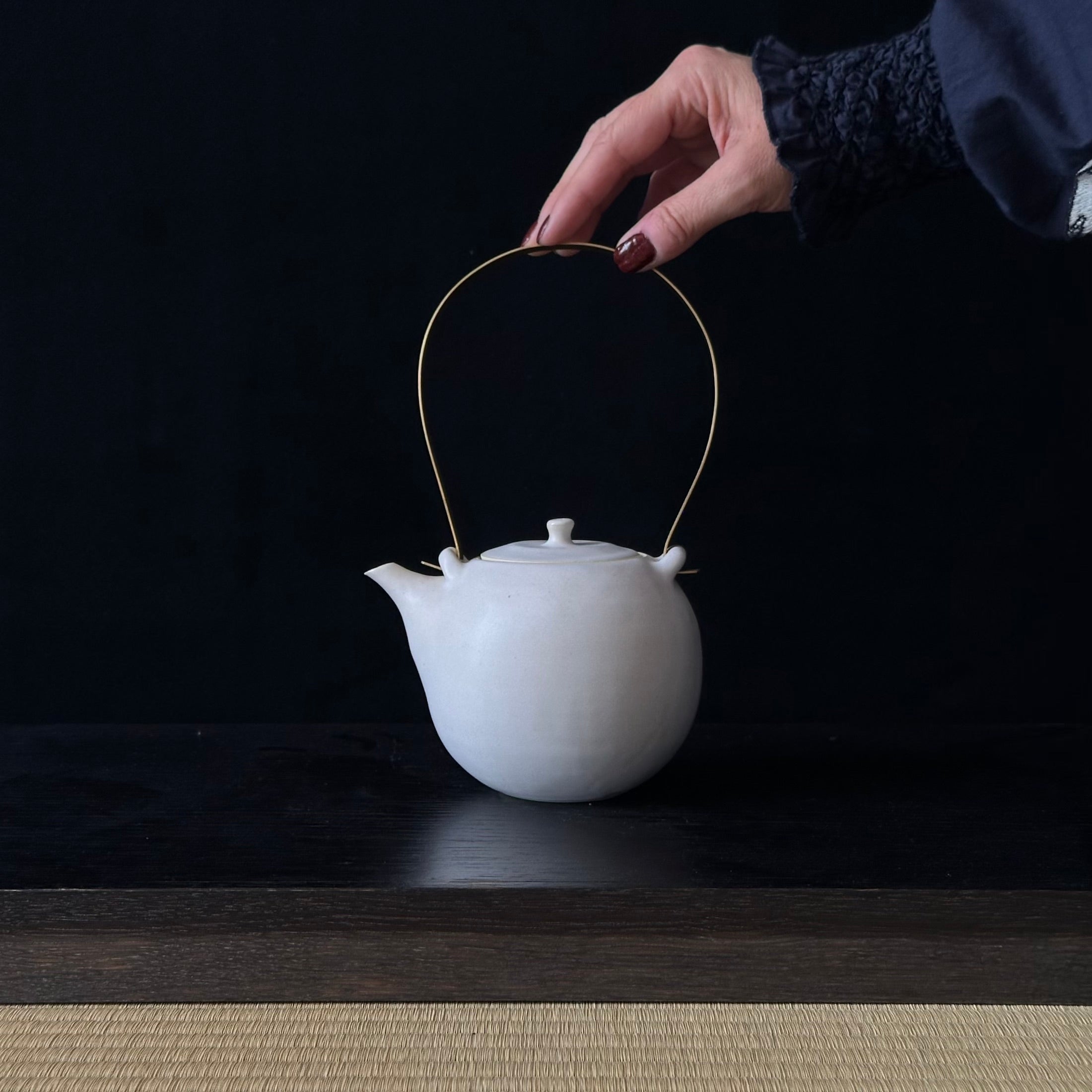 Théière dobin en semi-porcelaine de Masako Masago