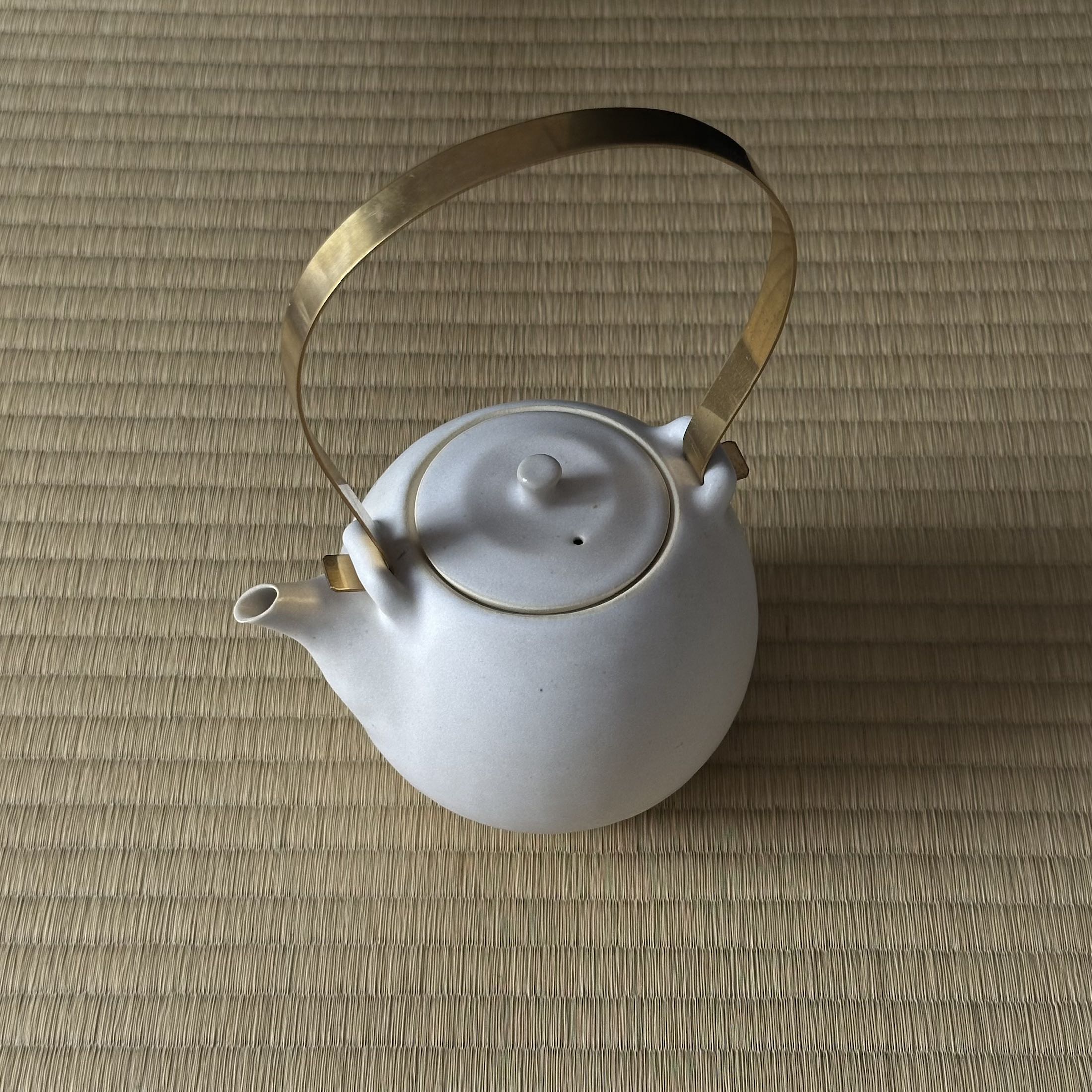 Théière dobin en semi-porcelaine de Masako Masago