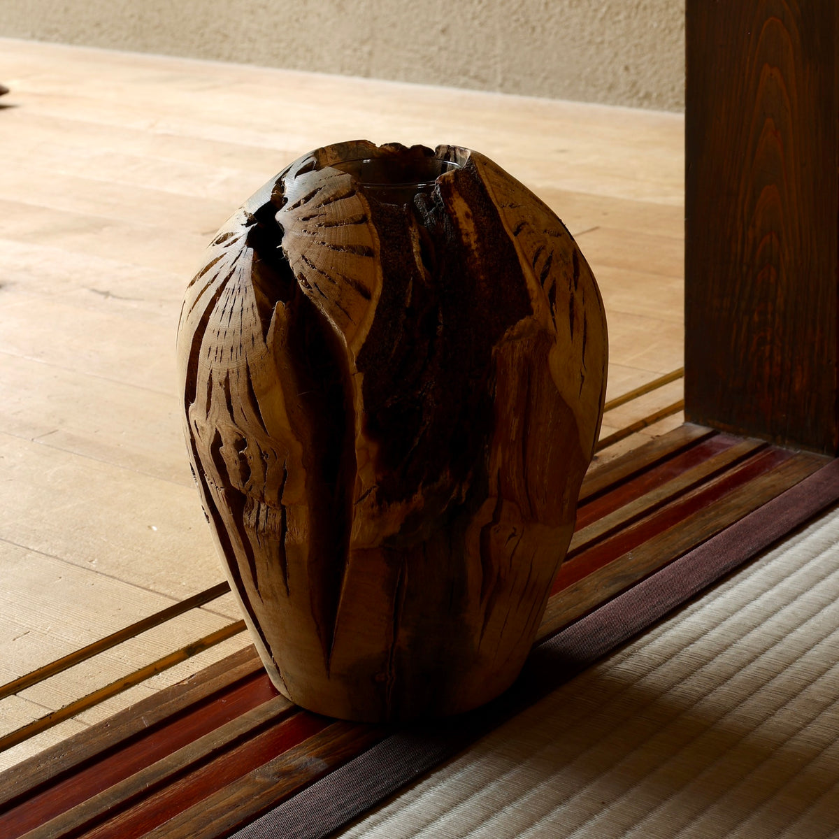Sculptural vase in ichijiku (Japanese fig wood) by Masahito Ikeda