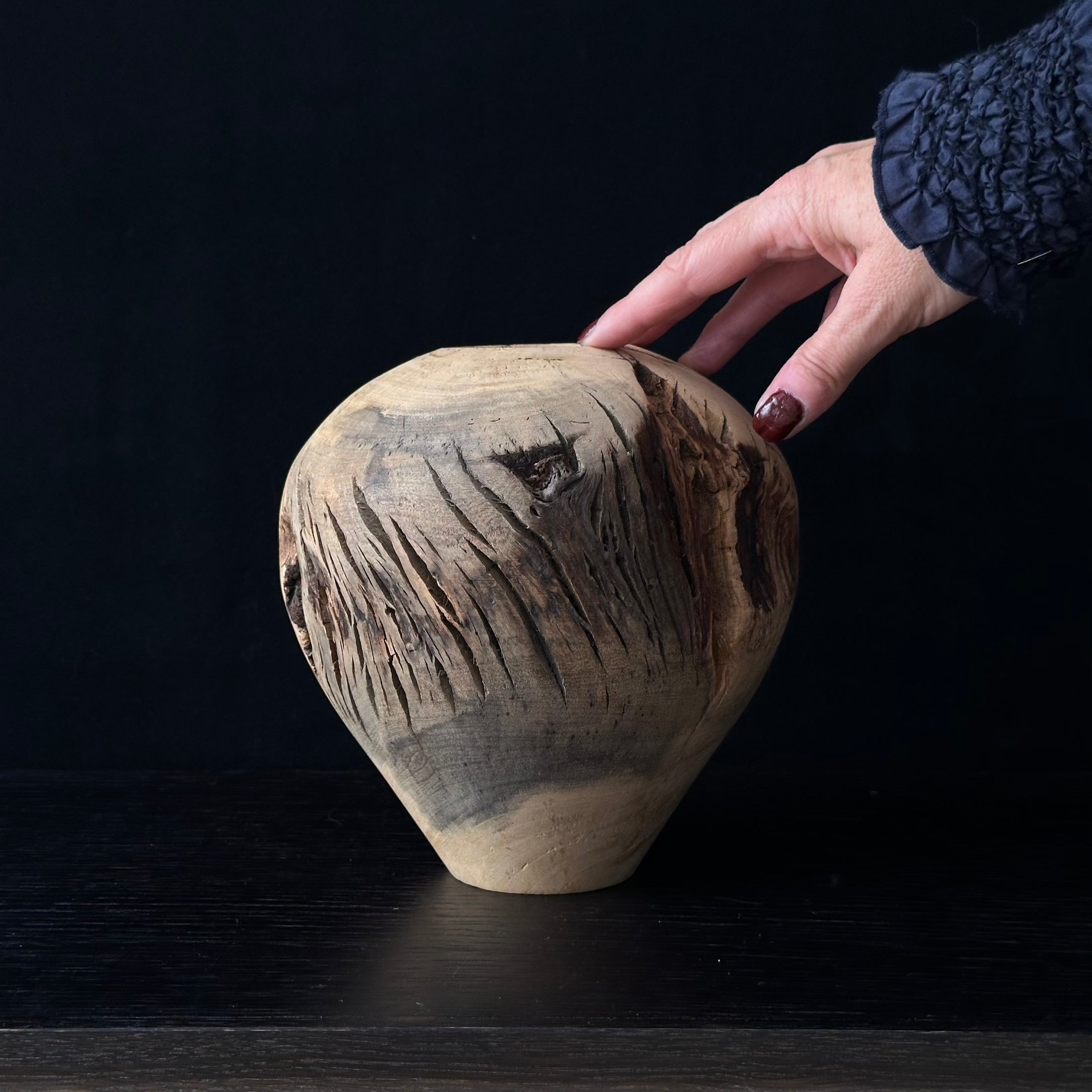 Vase en ichijiku (bois de figuier japonais) de Masahito Ikeda