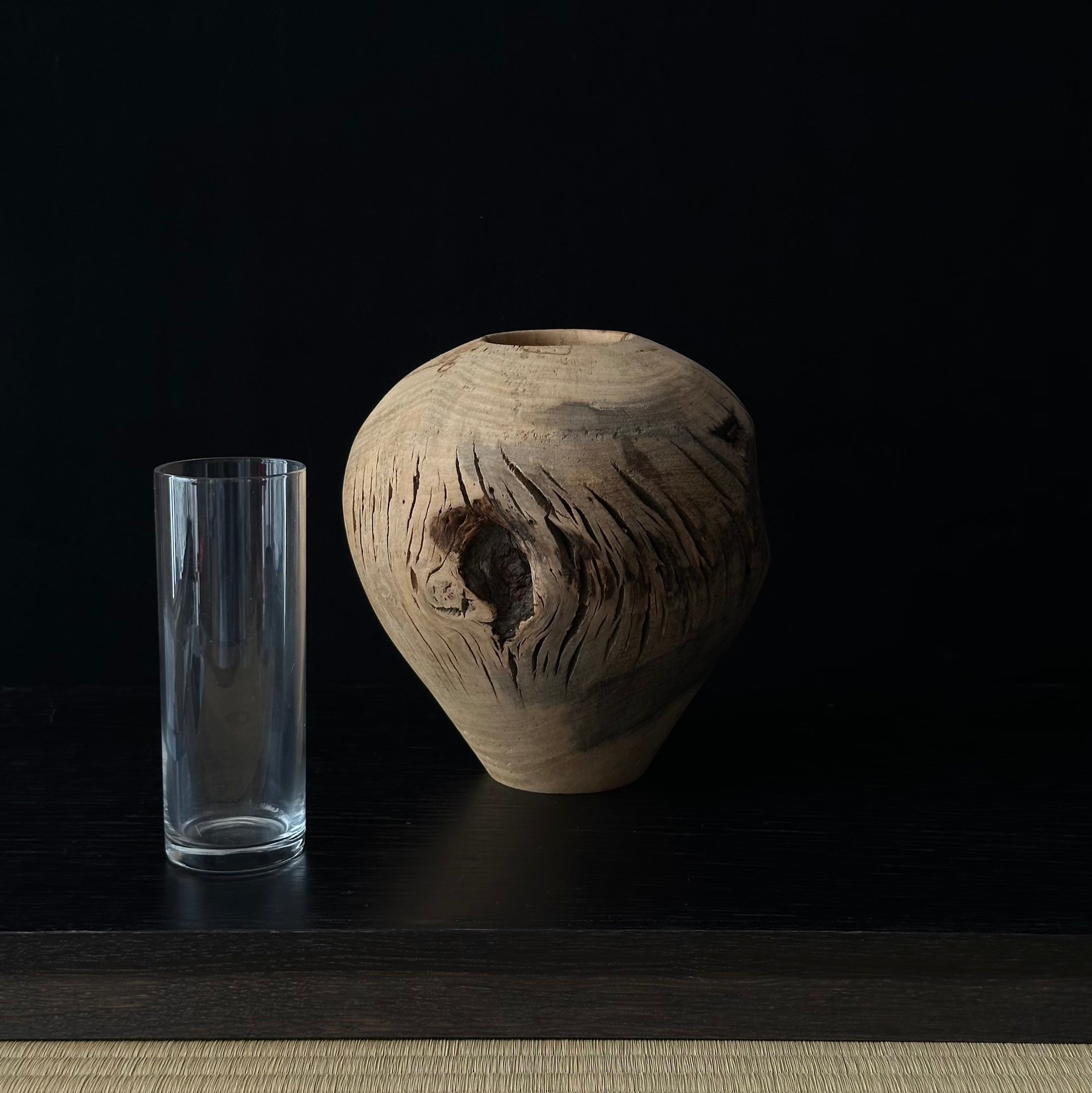 Vase en ichijiku (bois de figuier japonais) de Masahito Ikeda
