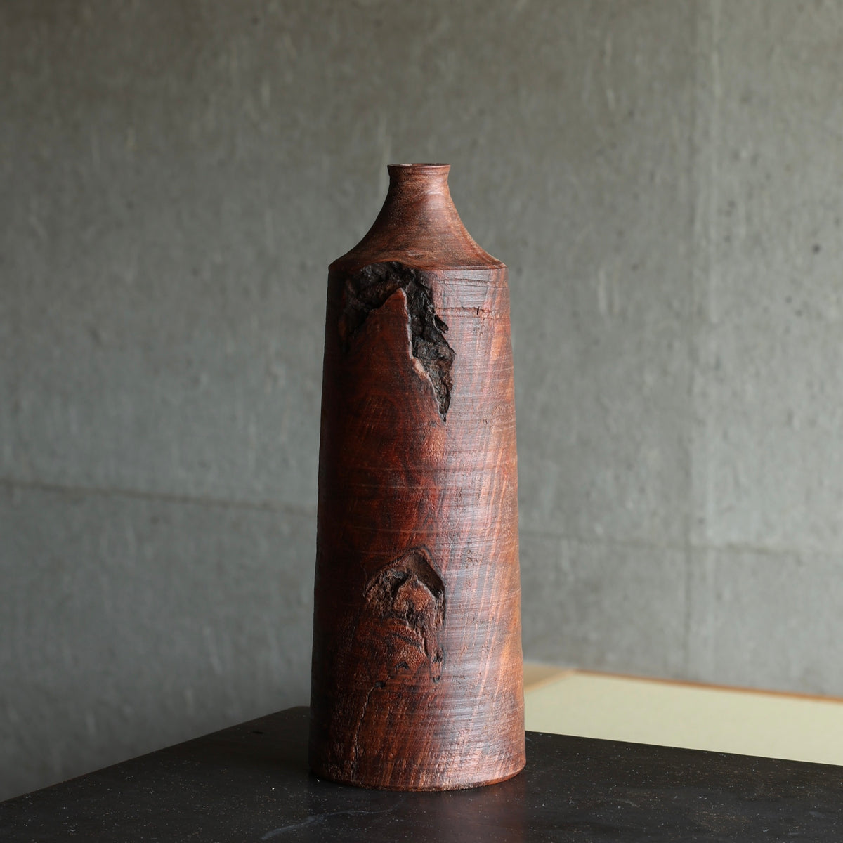 Wōrunatto (walnut) vase by Masahito Ikeda