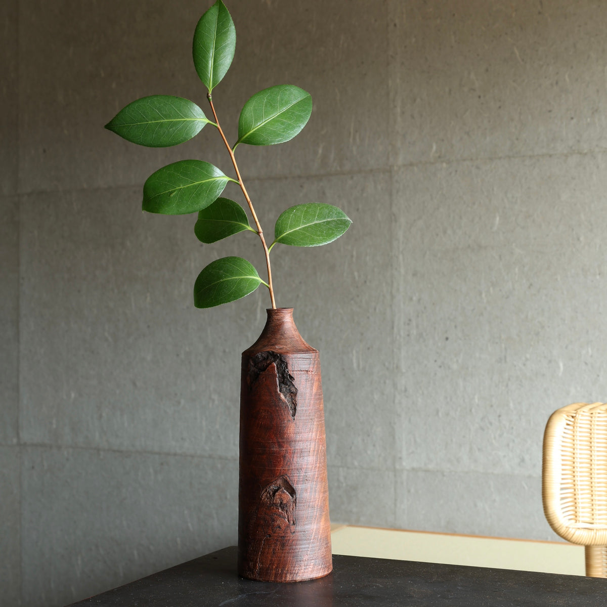 Wōrunatto (walnut) vase by Masahito Ikeda