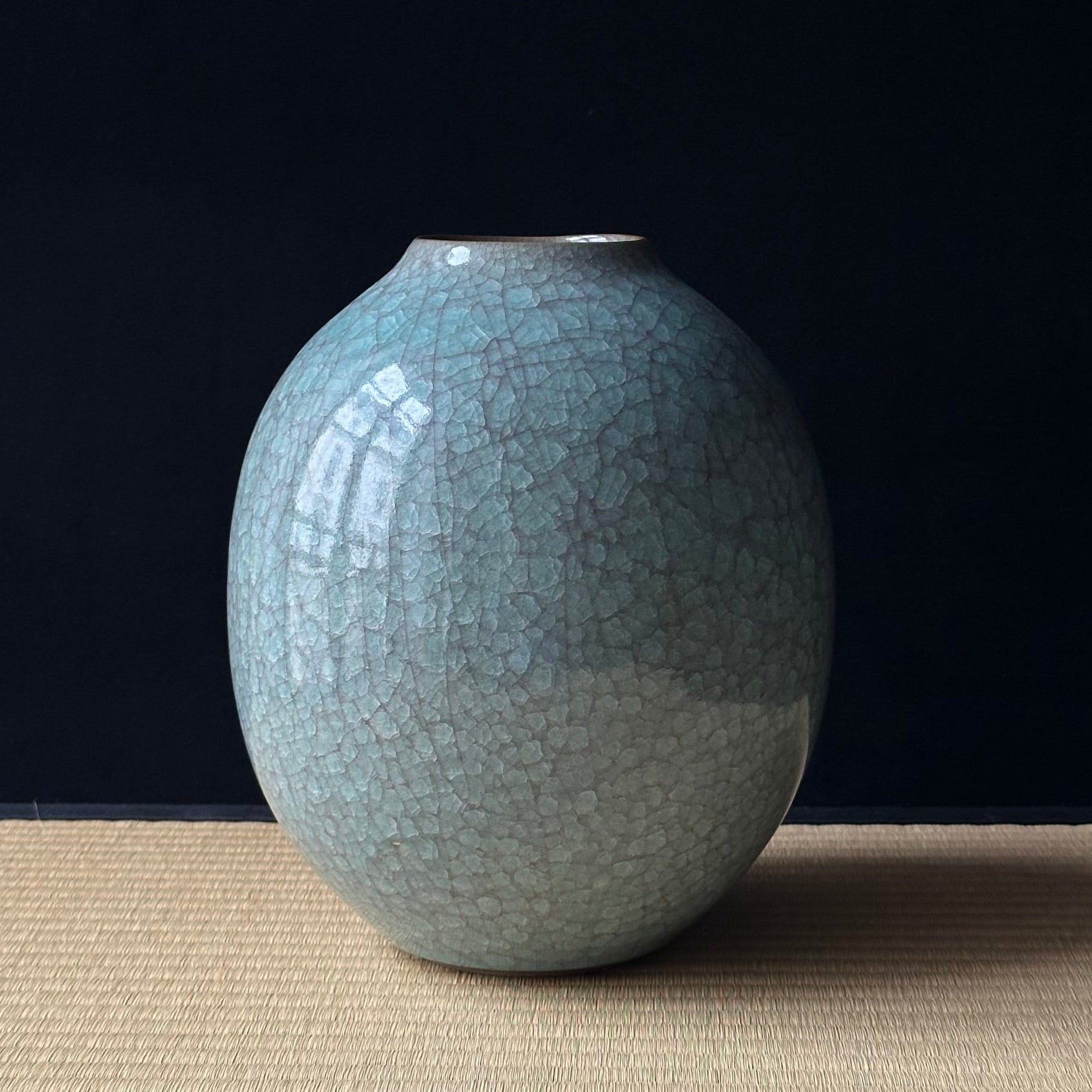 Grand vase en céramique seiji (céladon) de Toshio Furukawa