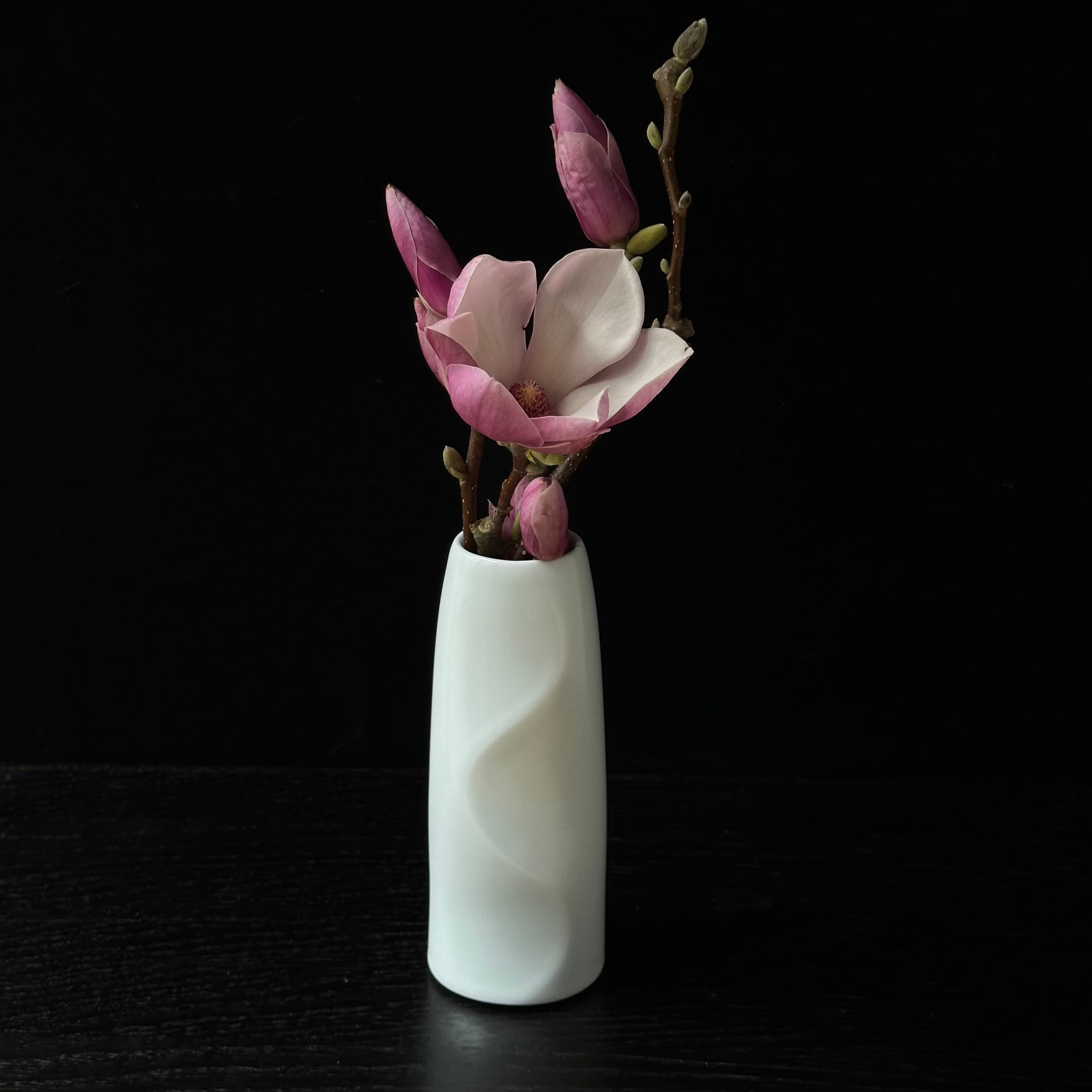 White porcelain vase by Akihiro Maeta, Living National Treasure