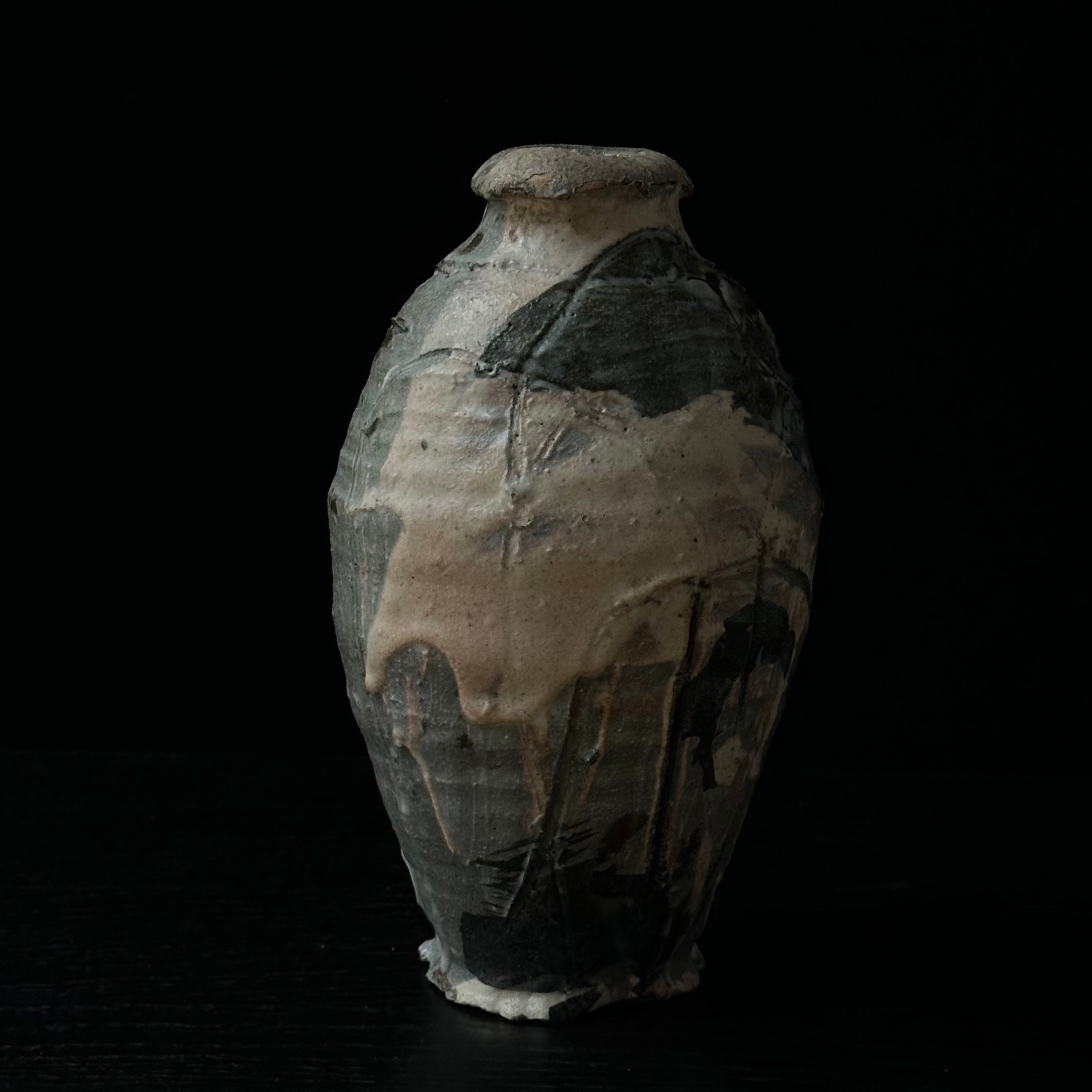 Tsubusa Katō ceramic vase-tsubo (jar)