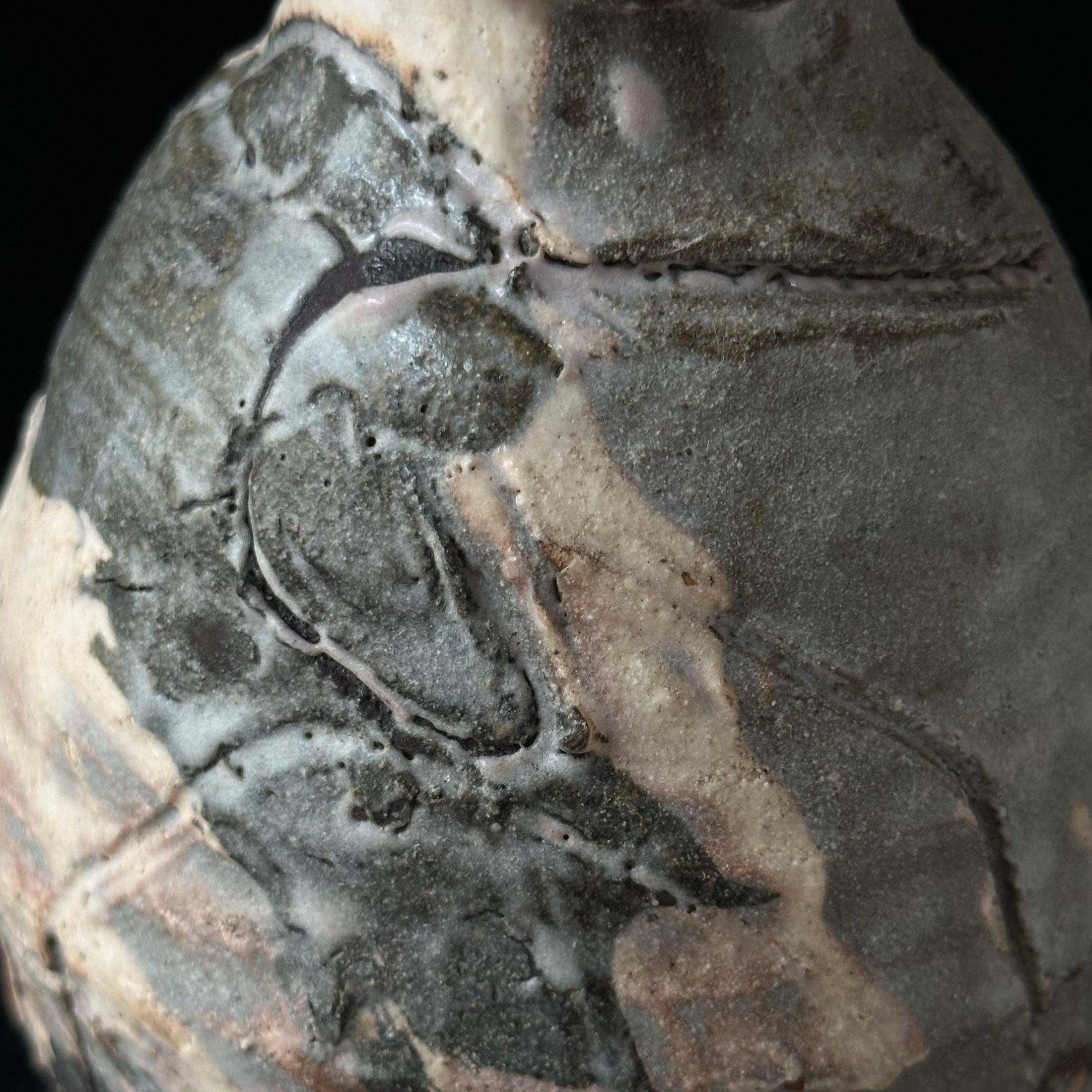 Tsubusa Katō ceramic vase-tsubo (jar)