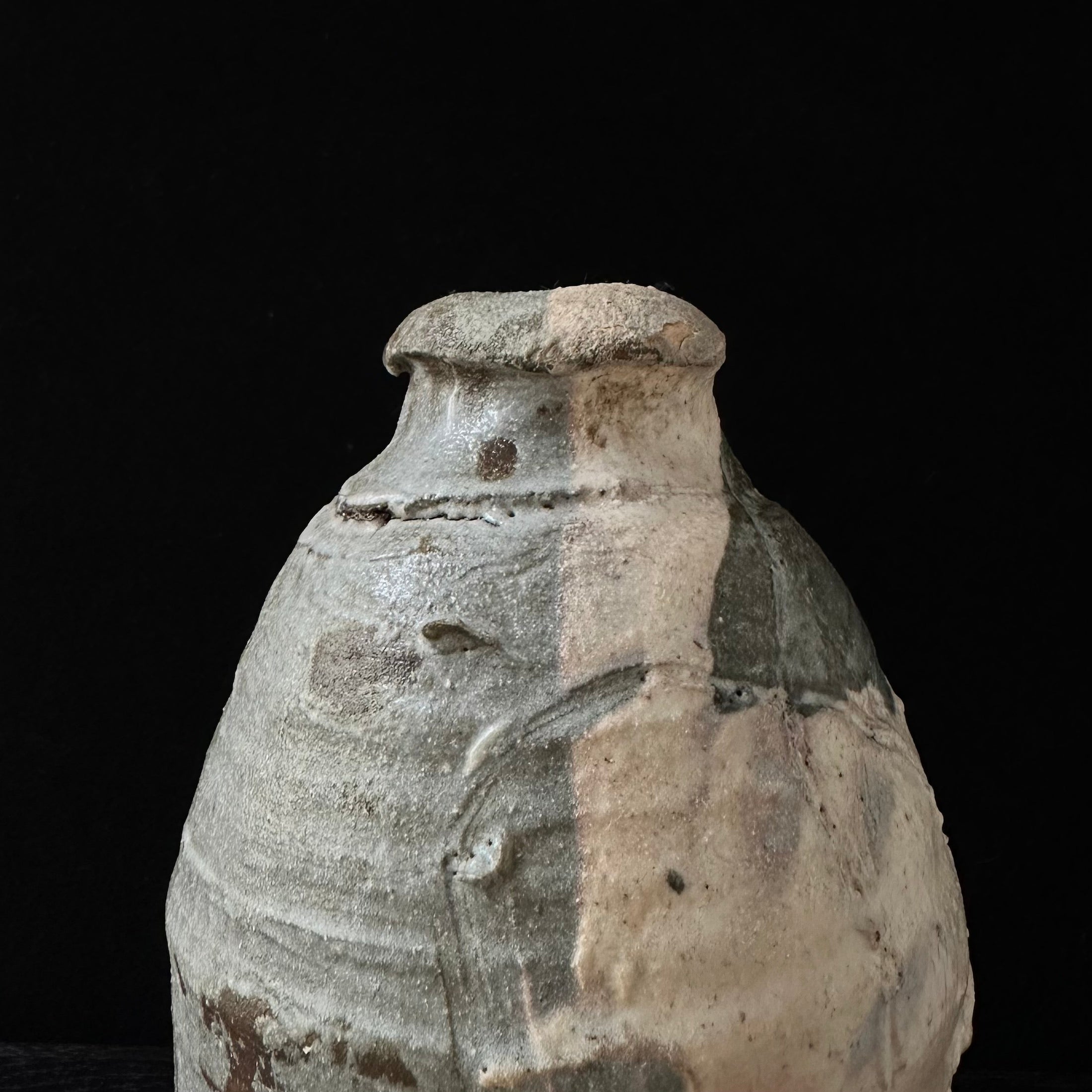 Tsubusa Katō ceramic vase-tsubo (jar)