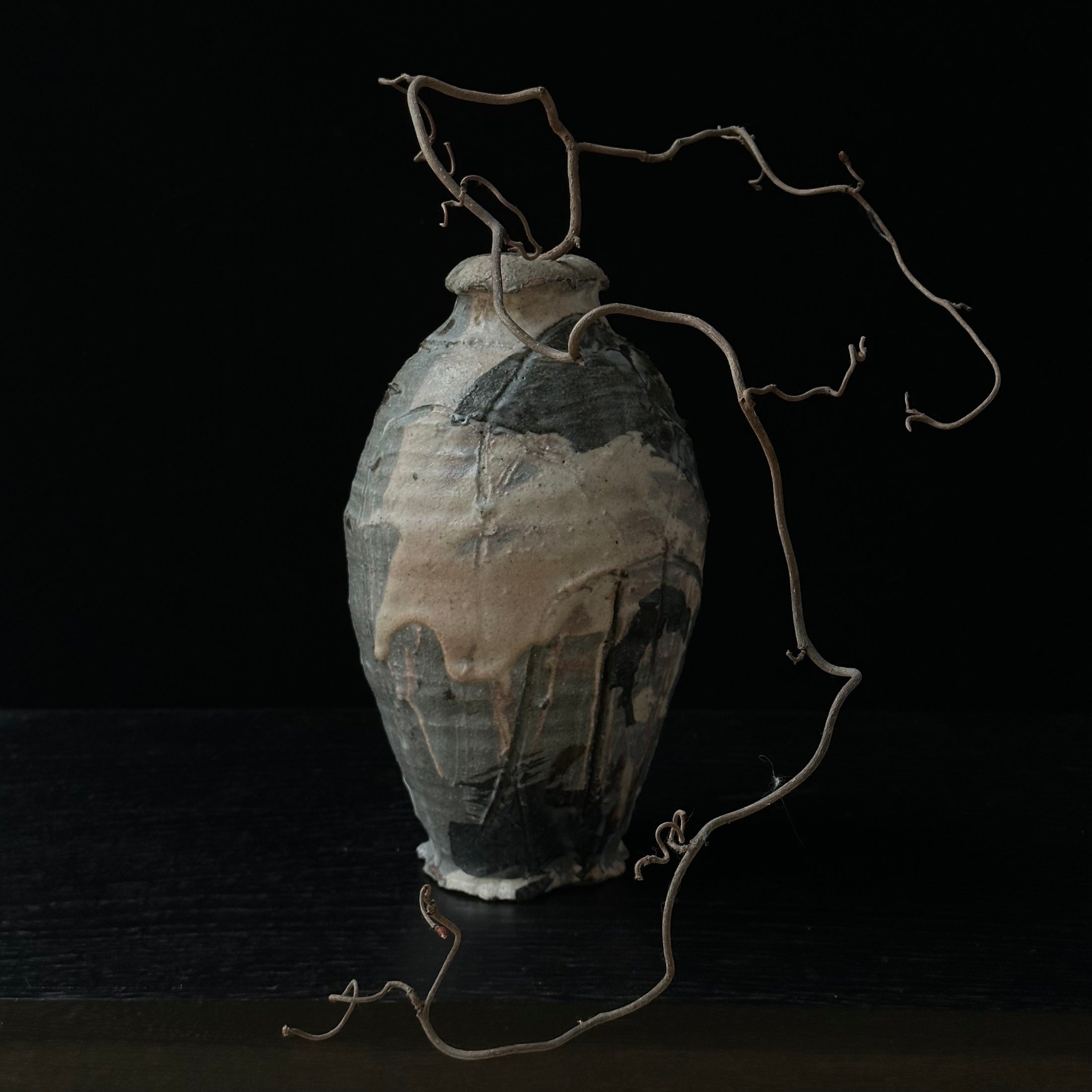 Tsubusa Katō ceramic vase-tsubo (jar)