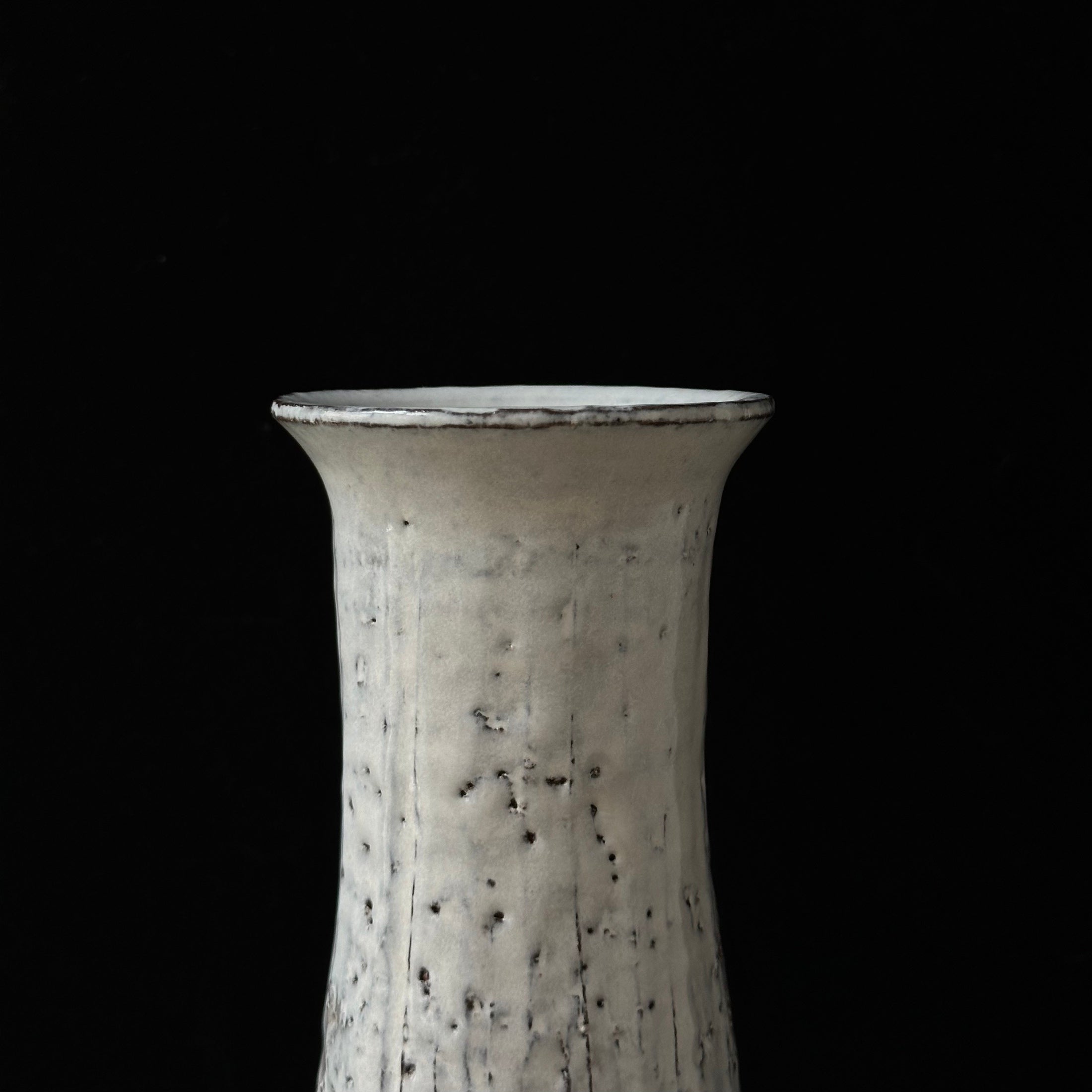 Hagi-yaki ceramic vase by Hideo Hadano