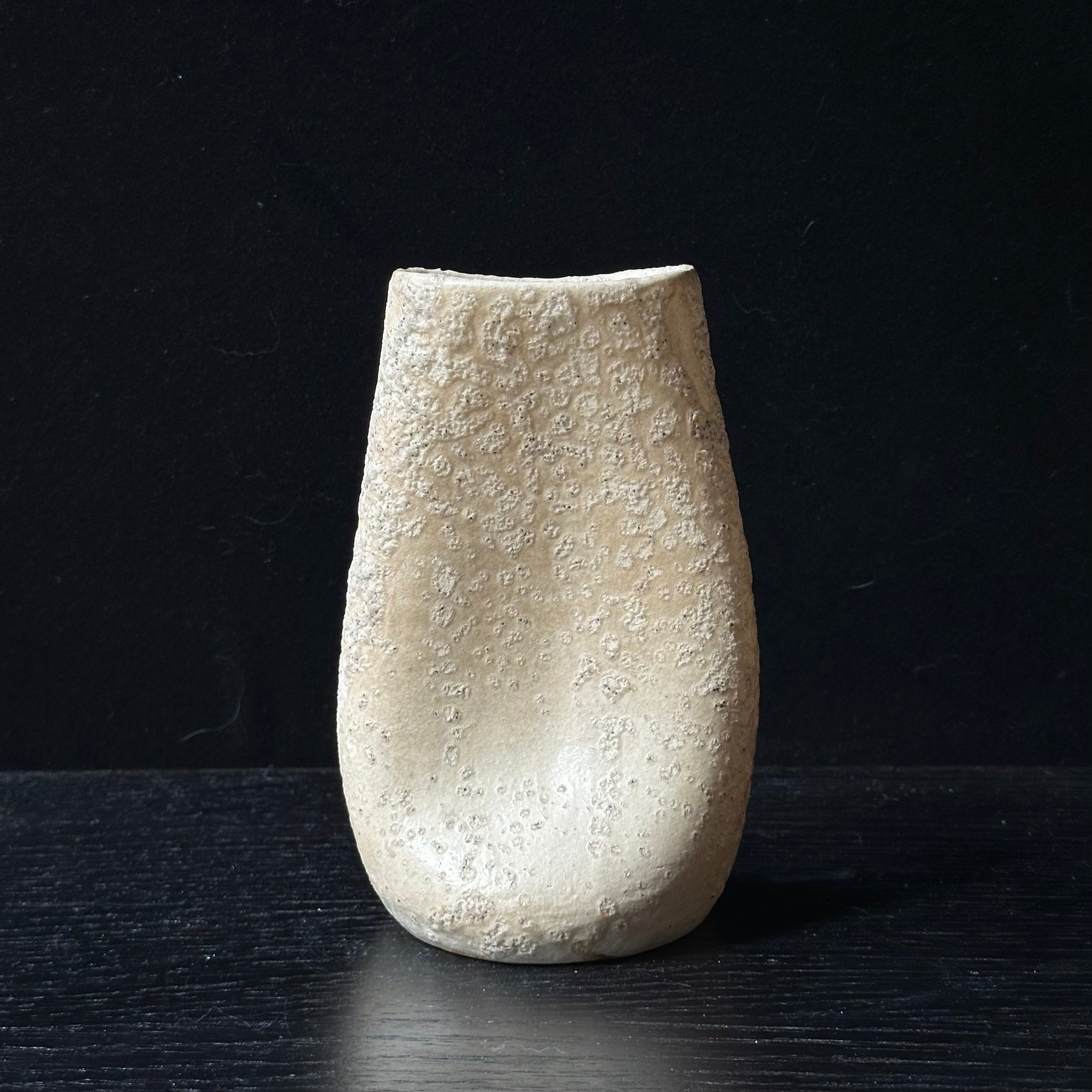 Vase en céramique série shiroi hensubō de Yagi Kazuo