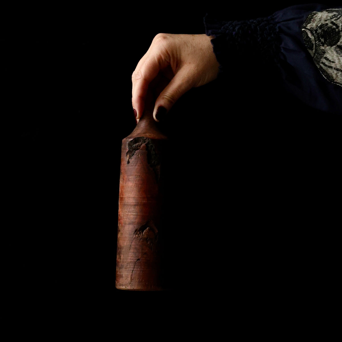 Wōrunatto (walnut) vase by Masahito Ikeda