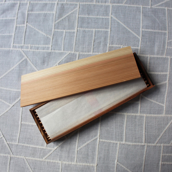 Box of 30 hinoki wood chopsticks