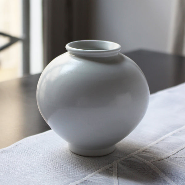 Petite Jarre de Lune (Moon Jar), Vase Coréen en Céramique Blanche