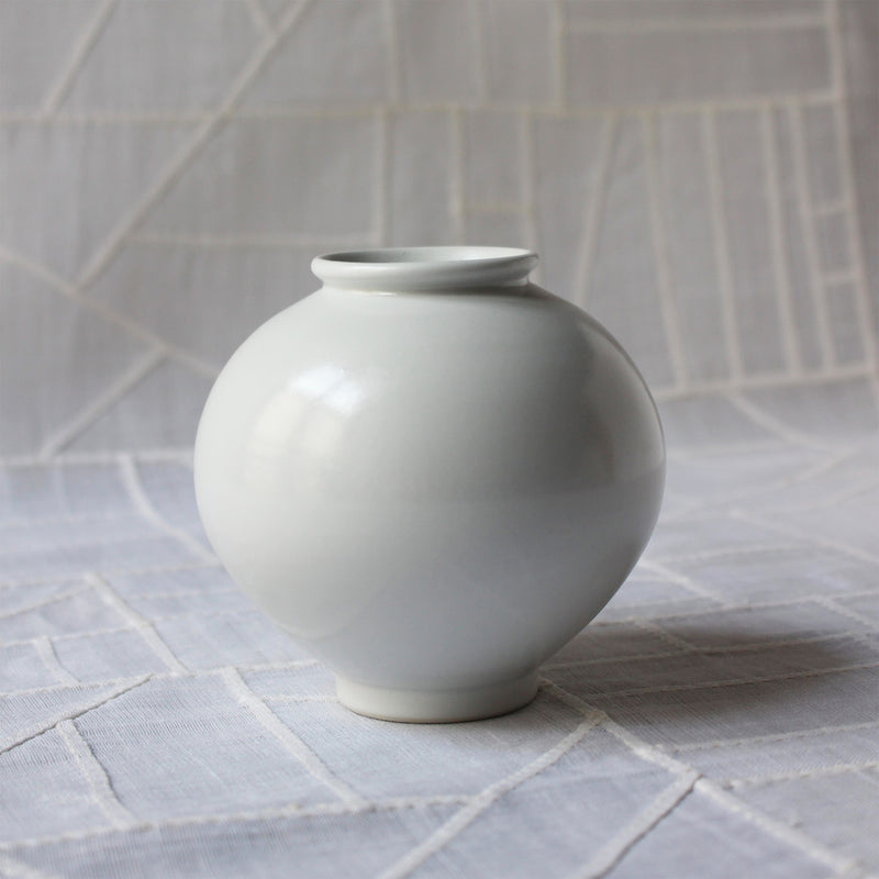Petite Jarre de Lune (Moon Jar), Vase Coréen en Céramique Blanche