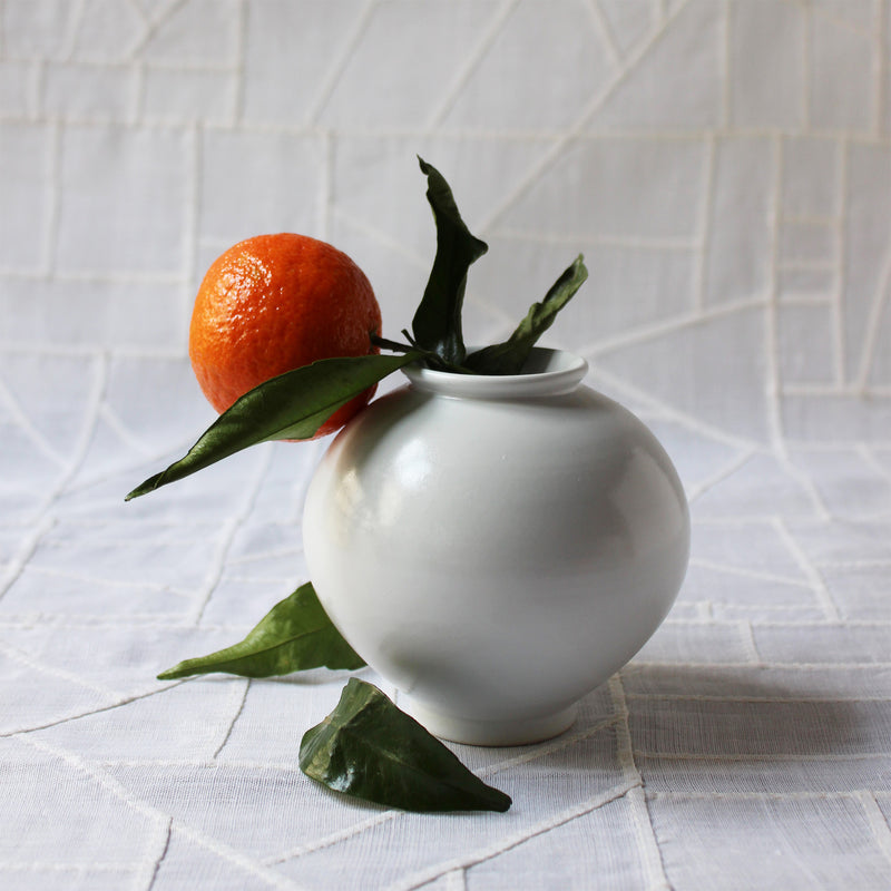 Petite Jarre de Lune (Moon Jar), Vase Coréen en Céramique Blanche