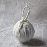 Petite Jarre de Lune (Moon Jar), Vase Coréen en Céramique Blanche