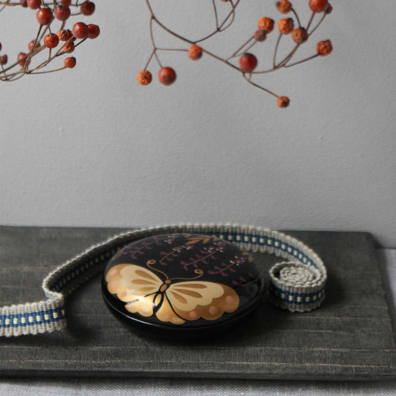 Small black urushi lacquer and maki-e box, cho ni fuji (butterfly and wisteria) motif