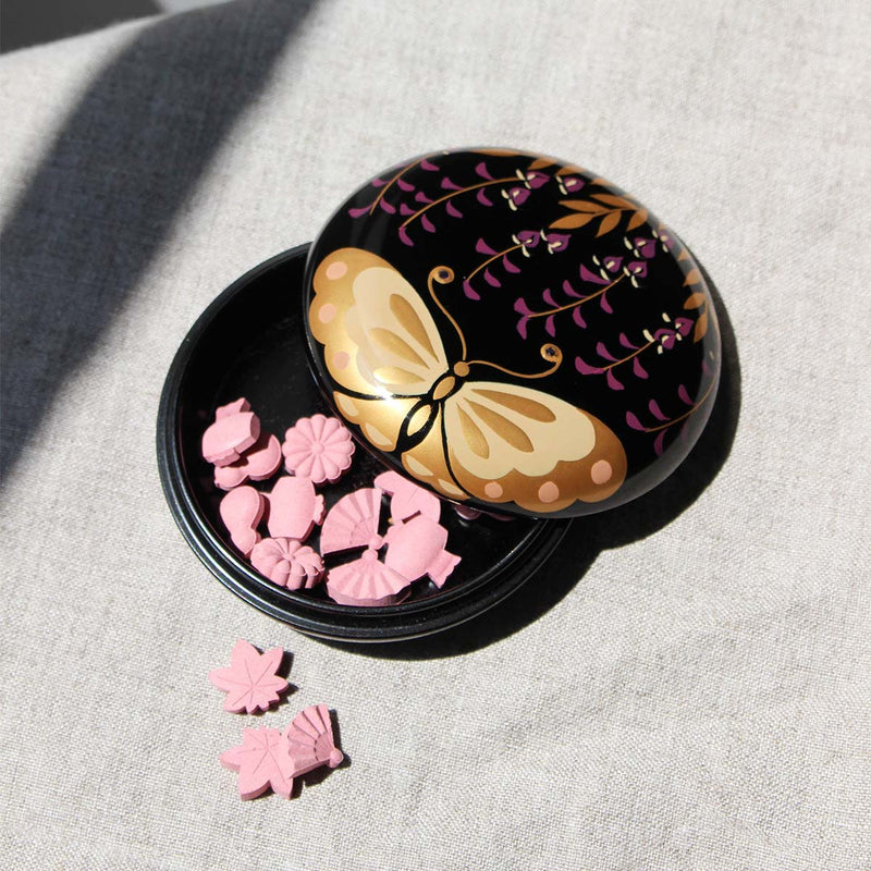 Small black urushi lacquer and maki-e box, cho ni fuji (butterfly and wisteria) motif