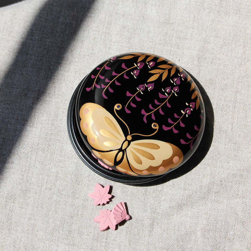 Small black urushi lacquer and maki-e box, cho ni fuji (butterfly and wisteria) motif